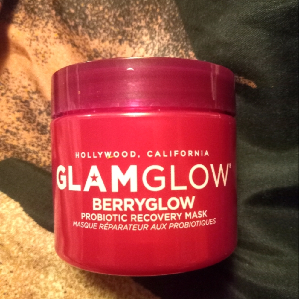 NWT Glamglow Berryglow midnight mask. Retails for $35